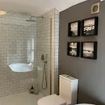 Period Two-bed House, Next To River And Apartman York