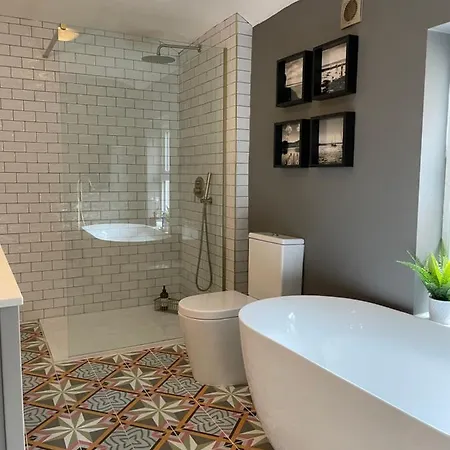 Apartamento Period Two-bed House, Next To River And