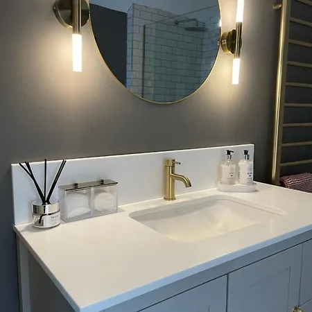 Appartamento Period Two-bed House, Next To River And *