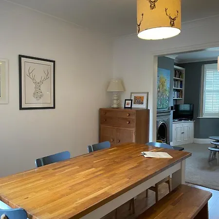 Lejlighed Period Two-bed House, Next To River And *