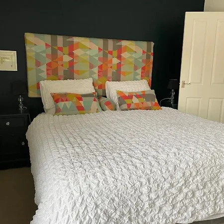 Apartman Period Two-bed House, Next To River And *