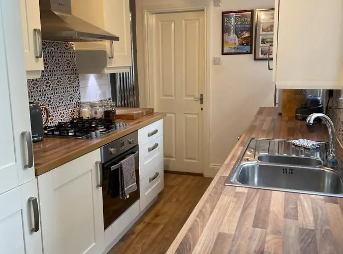 Period Two-bed House, Next To River And Apartman