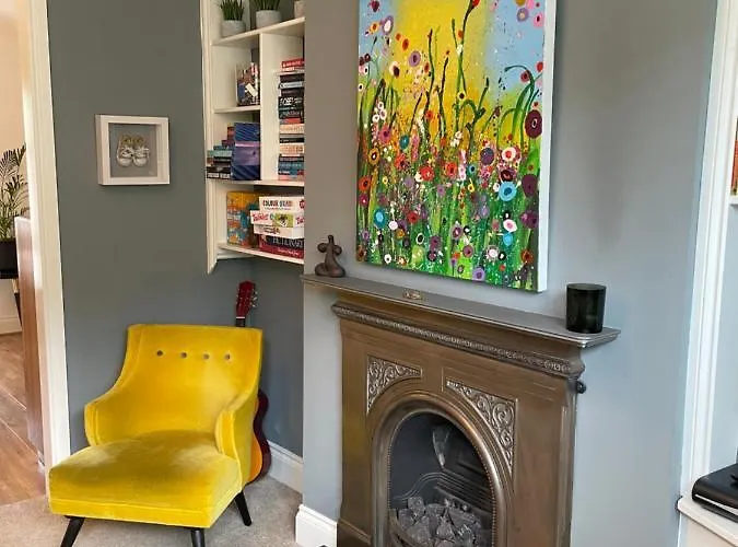 Period Two-bed House, Next To River And