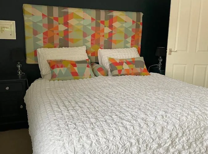 Apartman Period Two-bed House, Next To River And *