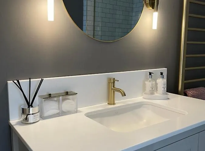 Apartman Period Two-bed House, Next To River And *